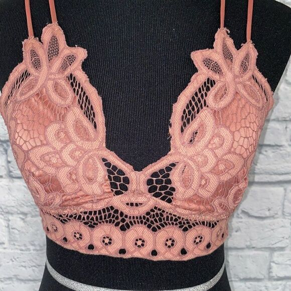 Francesca’s lace criss cross back bralette w/4 adjustable straps sz Med - Picture 2 of 8